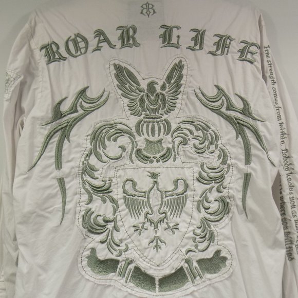 Roar Men's Embroidered Crest Design Button Front Collared Shirt Size Small - Picture 6 of 11